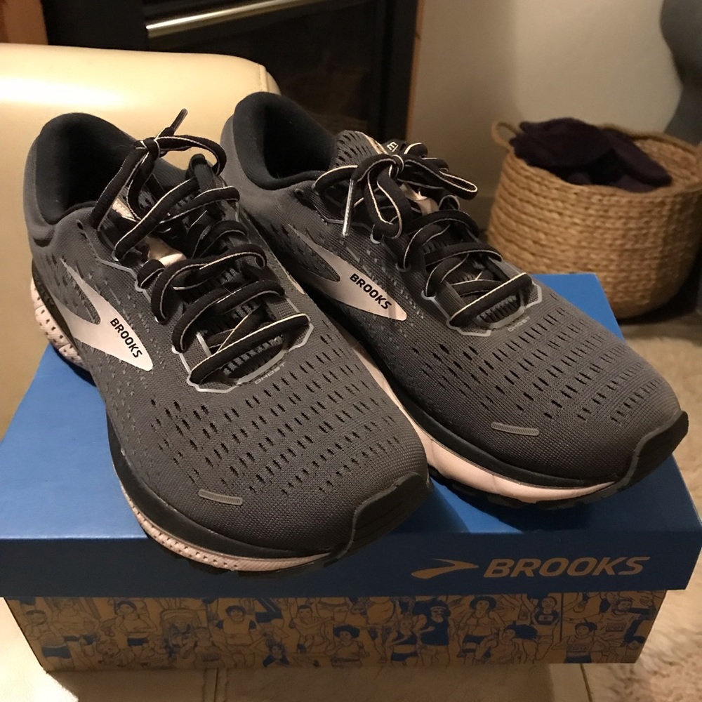 Brooks Ghost size 10